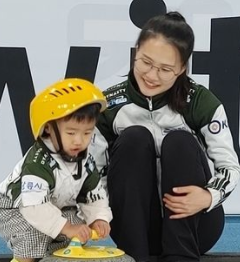 メガネ先輩と子供