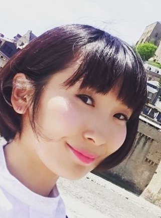 色川奈津子