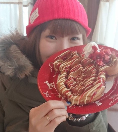 色川奈津子